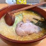 れんげラーメン - れんげラーメン1.5玉　800円(税込)　※麺の大盛りは、ボリュームはあって、お得だけど、全体のバランスは崩れていました　※麺がデロっとするんよなぁ(失礼)