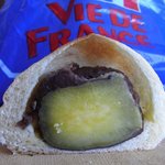 VIE DE FRANCE - ③さつまいものパンの断面図。