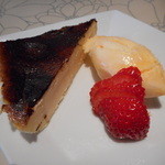 エノテカ・オルモ・デル・カウカソ - あまおうは大きいよりも小さい方が甘いそうです