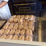 松華堂菓子店 - 出来上がったばかりの「きなこサンド」