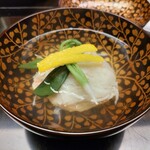 もめん - .....三品目　お椀　かにしんじょう  うぐいす菜　ゆず .....