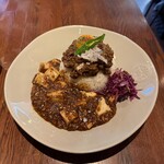 中目黒カレー明凛堂 - 【四川風麻婆豆腐合い掛けキーマ(四川)】
