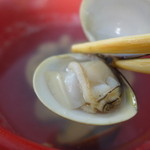 阿成炒飯專賣店 - 新鮮な蛤です。