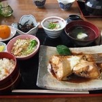 つばきの館 - つばき定食