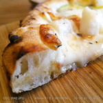 ピザ スタンド ポコ - アフニカータ 断面 外カリ中フワです 2015.2