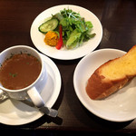 パスタ イイネ - ドリンクセット ¥500(トースト、サラダ、スープ、ドリンク) トーストはガーリック、バター、レーズンから選べます。