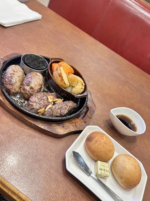 Kuro Ushi Seven 7 - Sumikawa/Hamburger steak | Tabelog