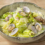 自然食バイキング はーべすと - 浅利とキャベツの酒蒸しカフィアライムの香り