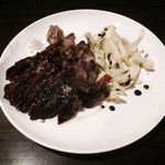 BARU 竹末 - マスターいわく「今季最高との呼び声高い50キロ雌」という肩ロースの炭火焼。旨し。