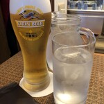 ザオー - 生ビールグラス（一番搾り）：６８０円（平日ランチ注文可能）