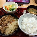 なか卯 - 料理写真:豚しょうが焼き定食980円