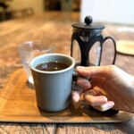 Paul Bassett - フレンチプレスのデカフェ。タイマー4分たったらいただきます
