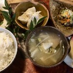 生姜料理 しょうが - ジンジャー欲張りランチ1520円（これにおかわり自由のサラダがついてきます）