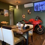 KURUMBA - 店内