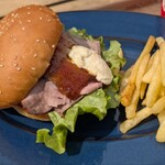 NASU FOREST KITCHEN - 日光高原牛のローストビーフバーガーセット&ポテト