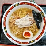 道の駅三本木やまなみ  - 塩ラーメン、スープの澄んだ色が良いね。