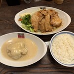 アカシア - 豚ロースのオイル焼きとロールキャベツ