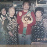 よし喫茶 - WBC世界Sフライ級王者川島がお店に♪