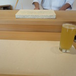 江戸前鮨 二鶴 - 鮨に入ります