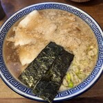 マル寛そばや - こいくち醤油の肉中華そば（税込980円）