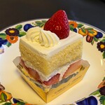 京橋千疋屋 ケーキショップ - 料理写真:苺ショートケーキ