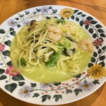 地中海酒場Cococino 南越谷店 - 山菜とエビのジェノベーゼ