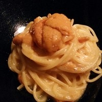 テアトロ ディ マッサ - ウニと黄身のパスタ
