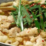 なかなか家 - 【もつ鍋】特製塩ベースのスープ☆野菜の旨味とぷりぷりのホルモンの味を是非☆