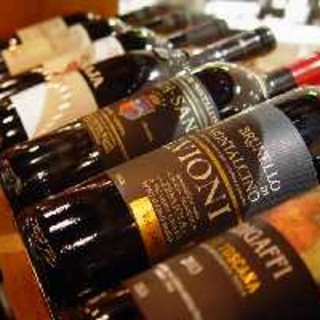 More than 300 bottles of wine ~Enjoy pairing with food~