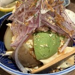越前鮮魚と炭火焼き 炭と魚 - アボガドポテサラ