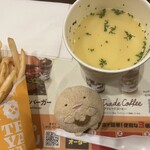 ゼッテリア - 料理写真:コーンスープとポテト。