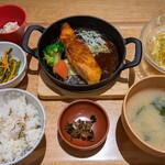 おぼんdeごはん - 料理写真:サーモンの生姜醤油ソース