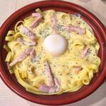 LAWSON＋スリーエフ - 料理写真:ソースたっぷり生パスタ カルボナーラ￥555　2026.4.3