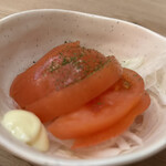 居酒屋それゆけ！鶏ヤロー！ - 冷やしトマト¥299