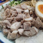 ケンチャンラーメン - 細切れチャーシュー