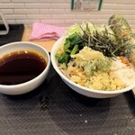 なぜ蕎麦にラー油を入れるのか。 - 料理写真: