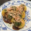 たこやき 大八 - たこ焼き【6個】(税込680円)
タイミング的に焼き台にある焼き置きでしたが、ふっくらとしており、生地の外側が軟らかい、蛸はお刺身に使う大きな真蛸を塩揉みして使用、旨みがしっかりしています
