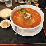 松の樹 - 全景　小ライスと搾菜が着きます