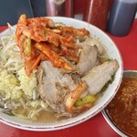 ラーメン二郎 - 料理写真:ラーメン（990円）＋ぶたチゲ（150円）＋味うずら（120円）＋SUPERキムチ（150円）、ニンニクコール