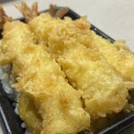 和食レストラン とんでん - 料理写真:大えび天重と言うくらいですから、太くてデカい海老です