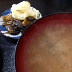 弓田食堂 - 味噌汁の具は蜆