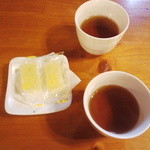 茶房郷 - コーヒーの後に茶菓子セットまでありました♪