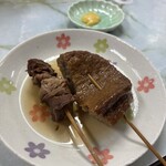 多田屋 - ほねく＆牛スジ•*¨*•.¸¸♬︎
                        丸いほねくは半分に折って串刺しに(*´艸`)