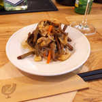 ドゥー・クルール - 〔日替お惣菜〕ぜんまいと糸こんにゃく醤油煮（￥324）。オーナーのお母様お手製、本格的な味です！