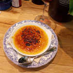ドゥー・クルール - 玉ねぎのブリュレ（￥626）。お菓子ではない、「お惣菜系プリン」