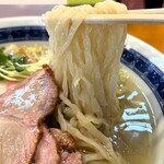 自家製中華そば つむぎ - 平打ち風の麺