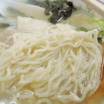 Membo Urairai - ワンタンメンの麺、細麺です