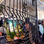 ドゥー・クルール - 鉄柵の奥に隠れている、いたずら坊主がオーナーシェフ（笑）