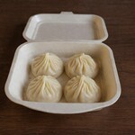 HOMELAND OME - 小籠包
うまみを閉じ込めた、食べやすい小籠包です。
軽食やもう一品ほしいときにも選びやすい一品です。