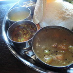 Spice&Dining KALA - ミールスの黄金ｺﾝﾋﾞ サンバル＆ラッサム